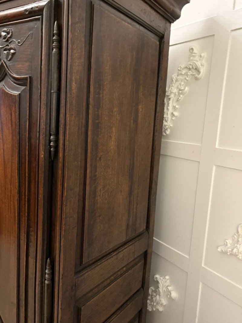 Magnificent Quality Late 17th Century Antique French Provincial Oak Armoire